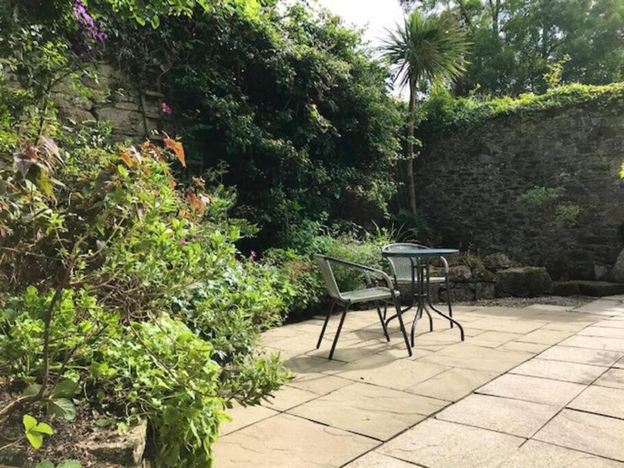 Woodland Cottage In Cornwall With Walled Garden Helston Exterior foto